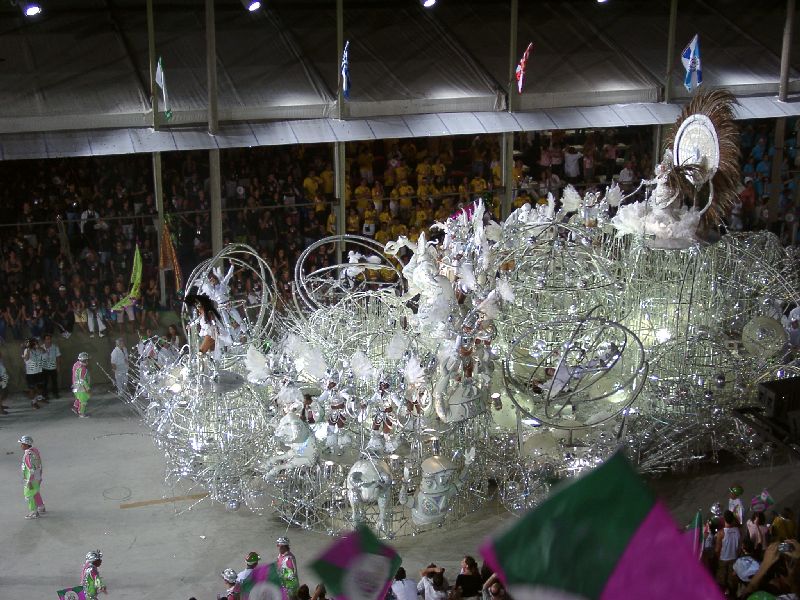 un th�me pour chaque d�fil�, �nergie par Mangueira
