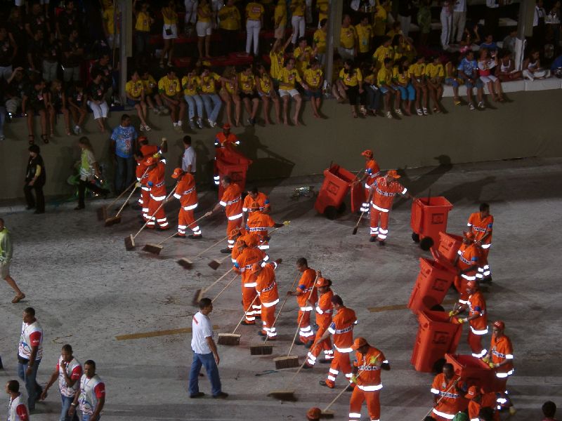 on fait le propre, 7 d�fil�s ce soir-l�, entre 55 mn et 1h20 chacun, la nuit est longue