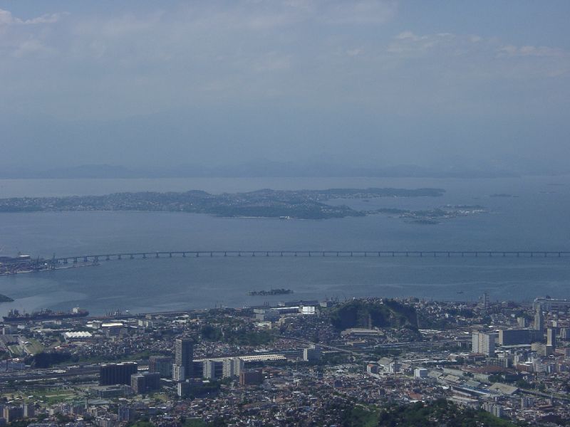 le pont Presidente "Costa e Silva", 15 km, relie Rio � Niteroi