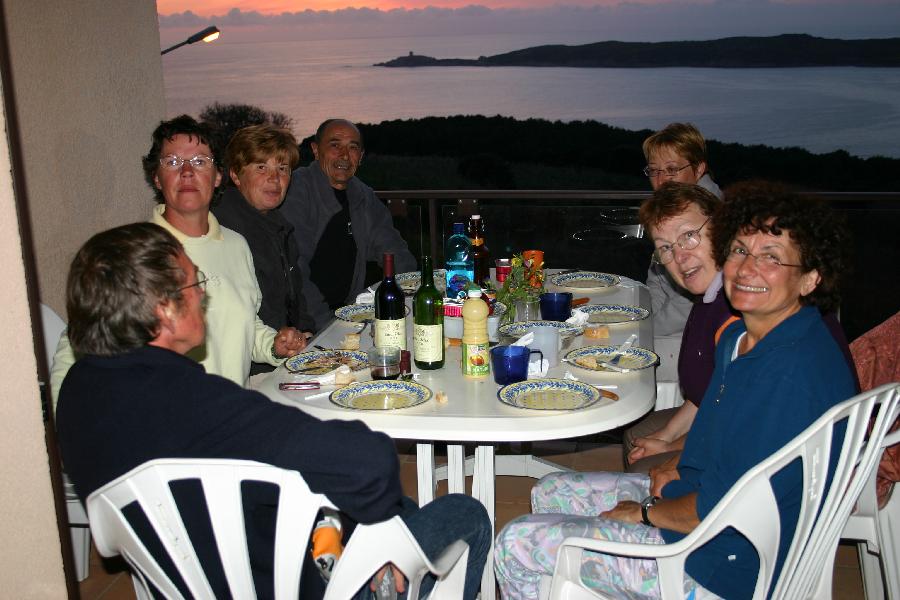 22 avril : repas sur le balcon � Carg�se.