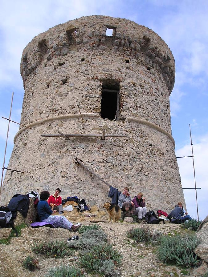 23 avril : la tour g�noise de Punta d